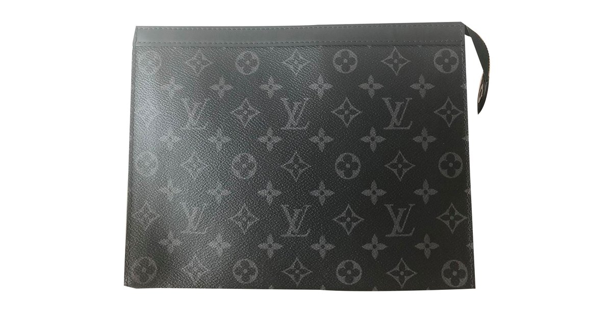 LOUIS VUITTON LV POUCH3 new unavailable in store. Black Leather ref.387742  - Joli Closet