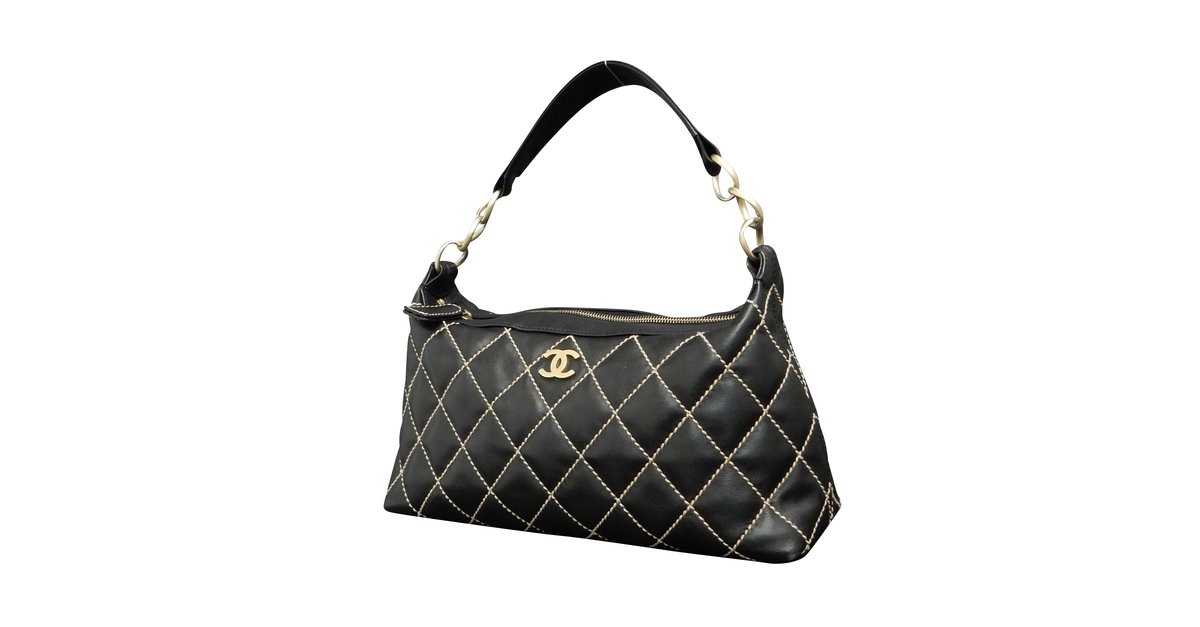 Chanel Wild Stitch Handbag Black Leather ref.90843 - Joli Closet