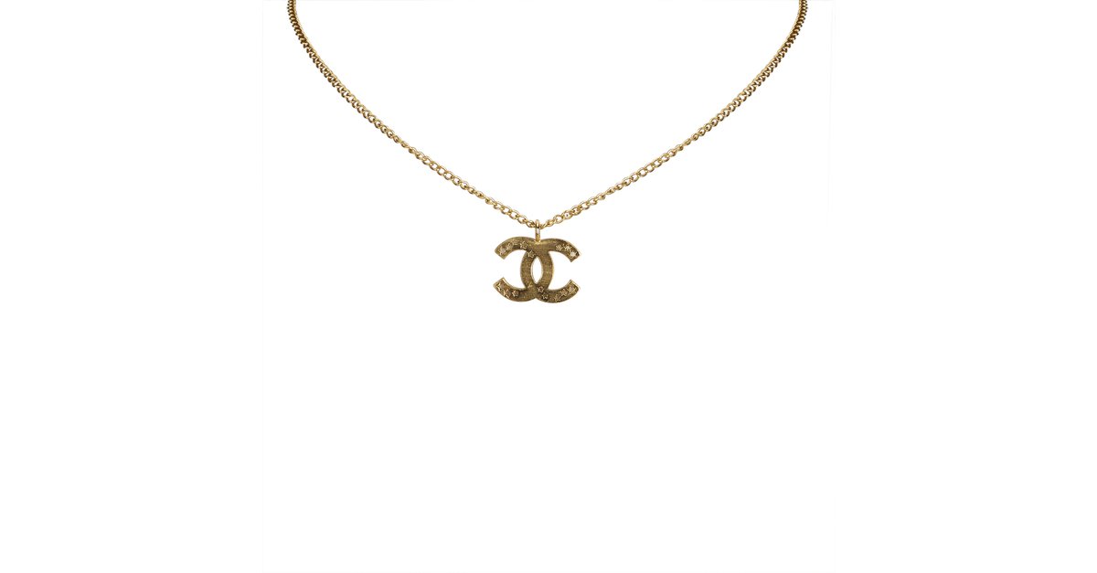 CHANEL Metal CC Paris Button Necklace Gold 697858