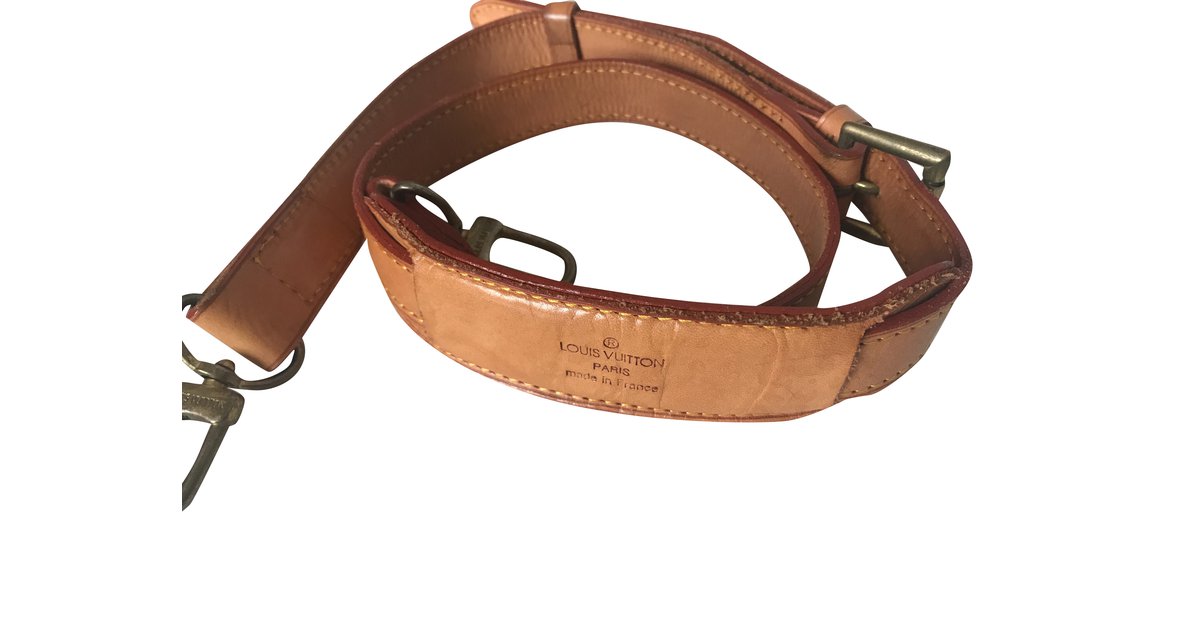 Louis Vuitton Adjustable Shoulder Strap with Shoulder Pad Beige Golden  Light brown Leather Metal ref.93348 - Joli Closet