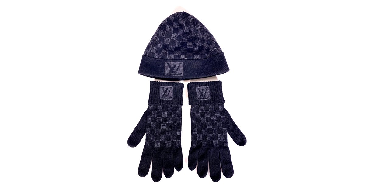 Louis Vuitton Louis Vuitton, scarf, beanie and gloves