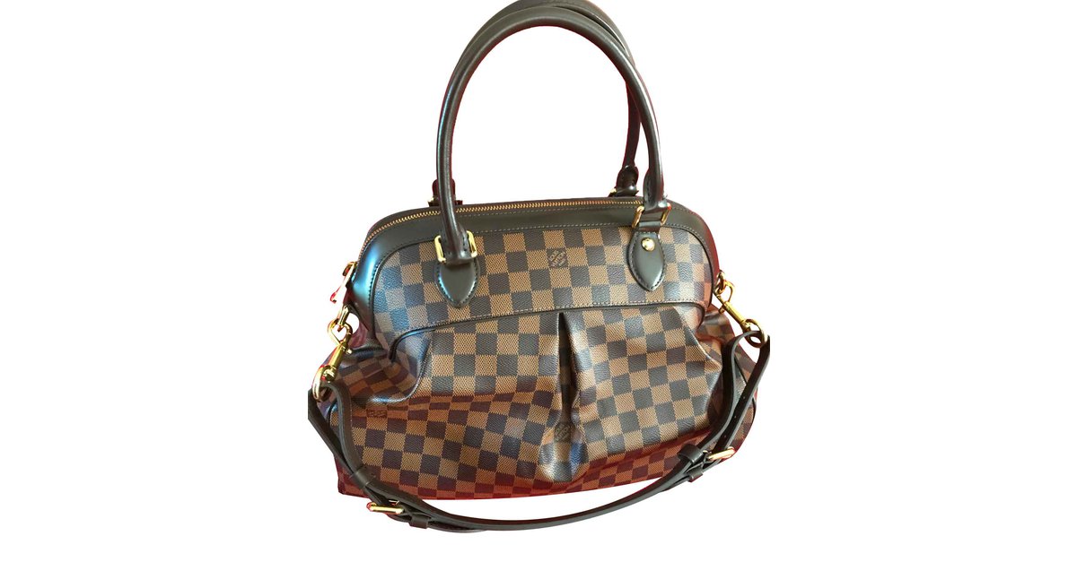 Louis Vuitton Trevi Handbag 368297