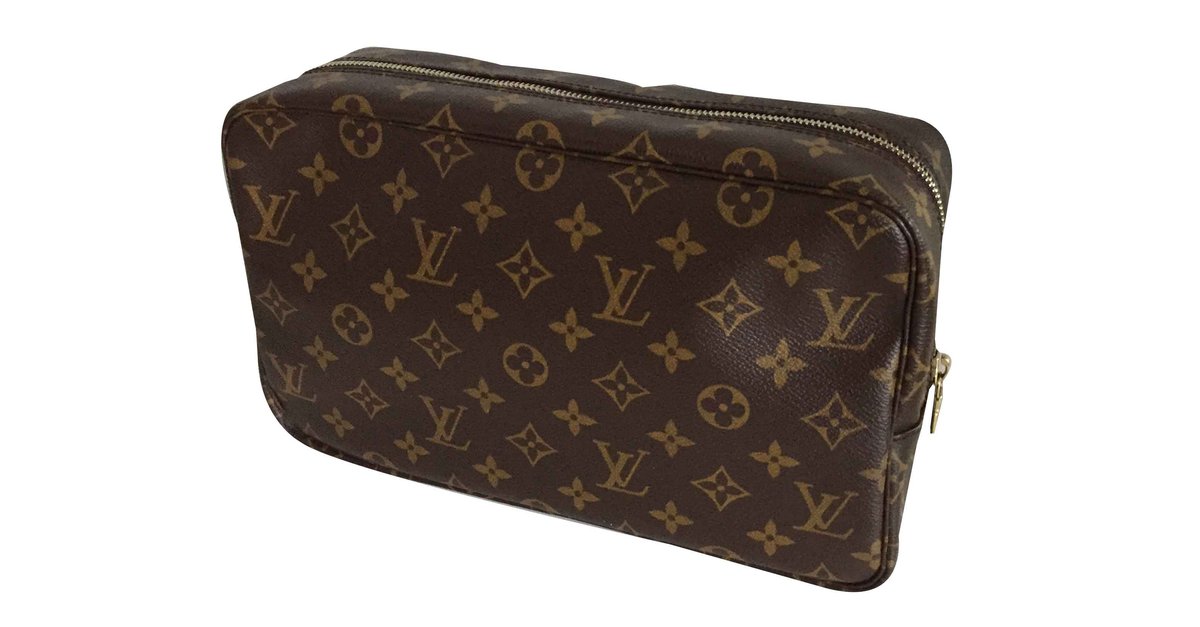 Louis Vuitton Monogram Toiletry Pouch 28 Unisex Travel Make Up Bag 69lk726s