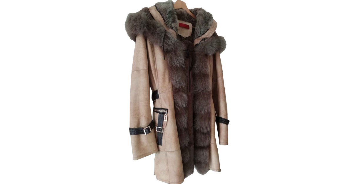 Giorgio & Mario Coats, Outerwear Beige Fur ref.106558 - Joli Closet