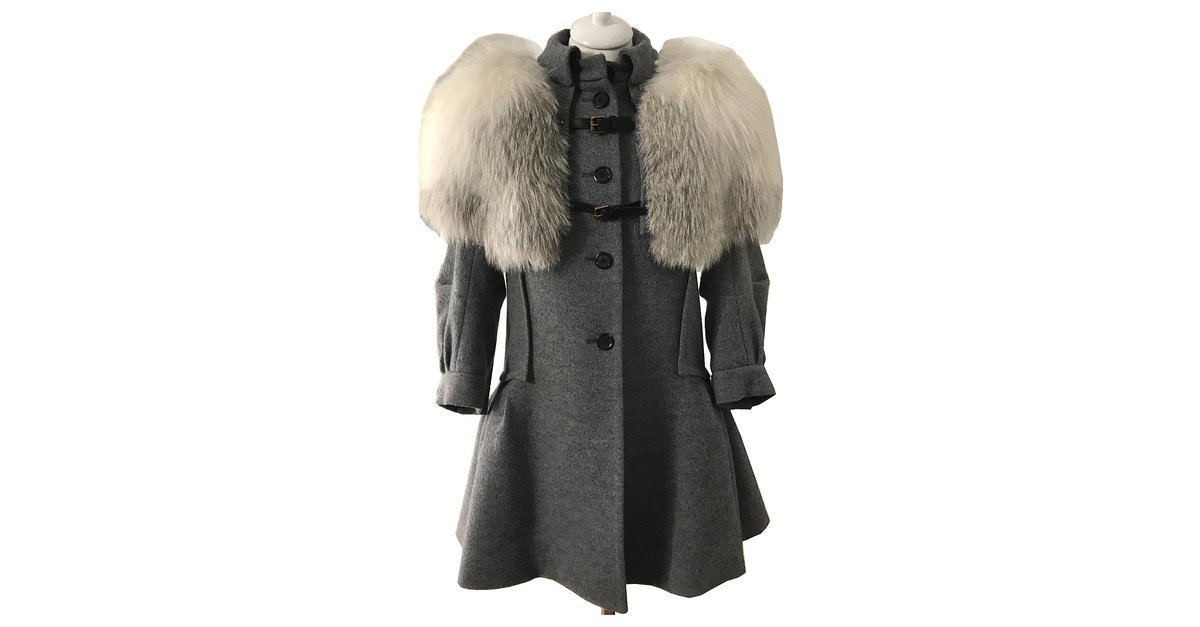 Louis Vuitton Wool coat white Fox fur capelet Grey ref.117120 - Joli Closet