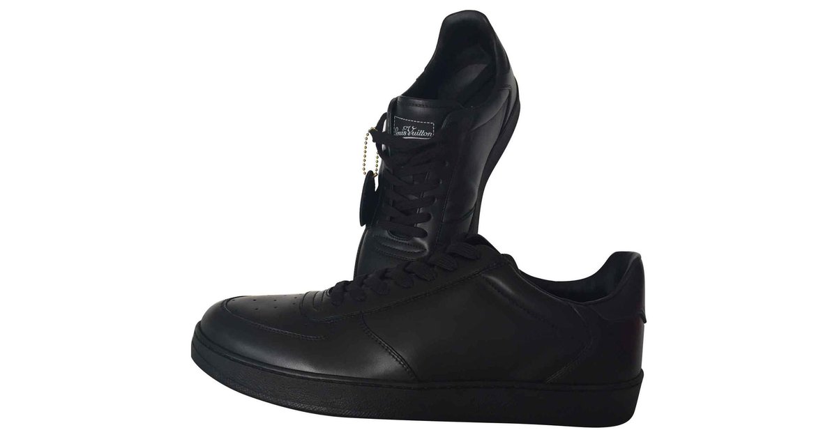 Louis Vuitton Rivoli Sneaker BLACK. Size 07.0