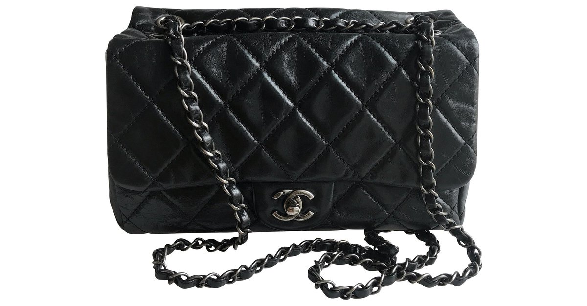Timeless Chanel 2015 Shoulder/ crossbody flap bag Black Leather ref.139698  - Joli Closet