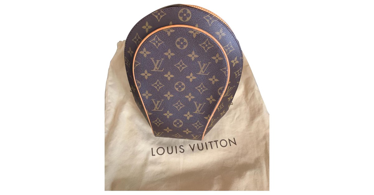 Louis Vuitton Monogram Ellipse Sac a Dos Backpack Brown Leather ref.293500  - Joli Closet