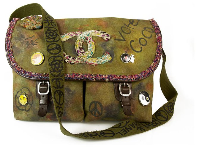 ChanelGraffiti Sur Le Pavement Sac edition limitee Khaki Canvas Messenger Bag Coton Kaki ref.150739