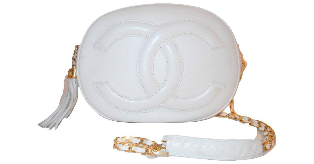 CHANEL vintage oval bag White Leather ref.152511 - Joli Closet