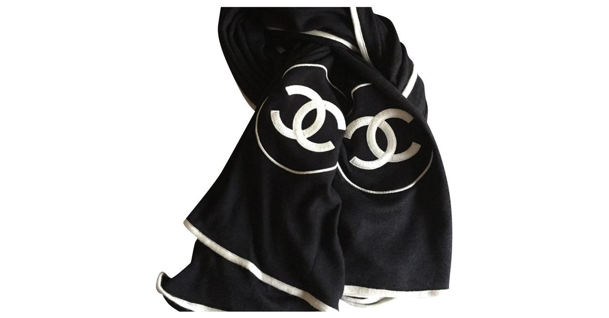 Chanel Scarves Black Cashmere ref.154868