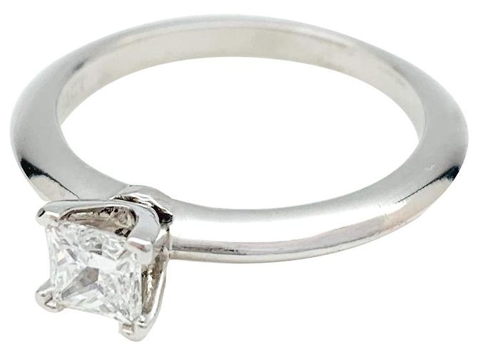 Tiffany \u0026 Co ring. In platinum, diamond 