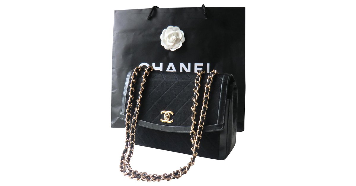 Timeless Chanel classic fabric bag Black Cloth ref.160156