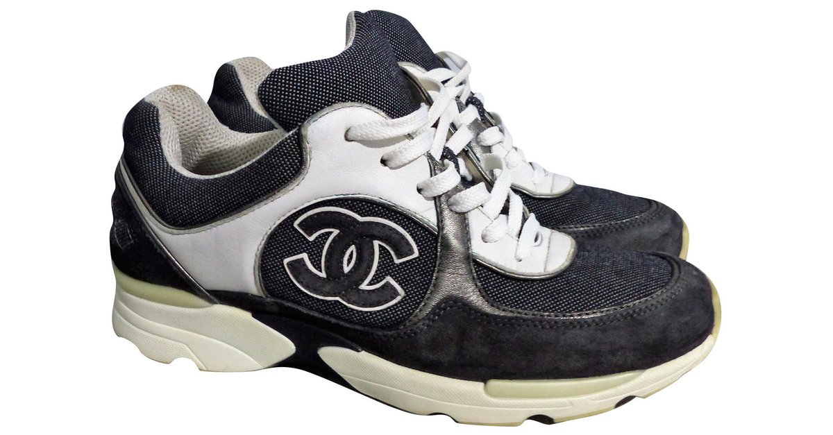Chanel Sneakers Black Grey Leather ref.894213 - Joli Closet