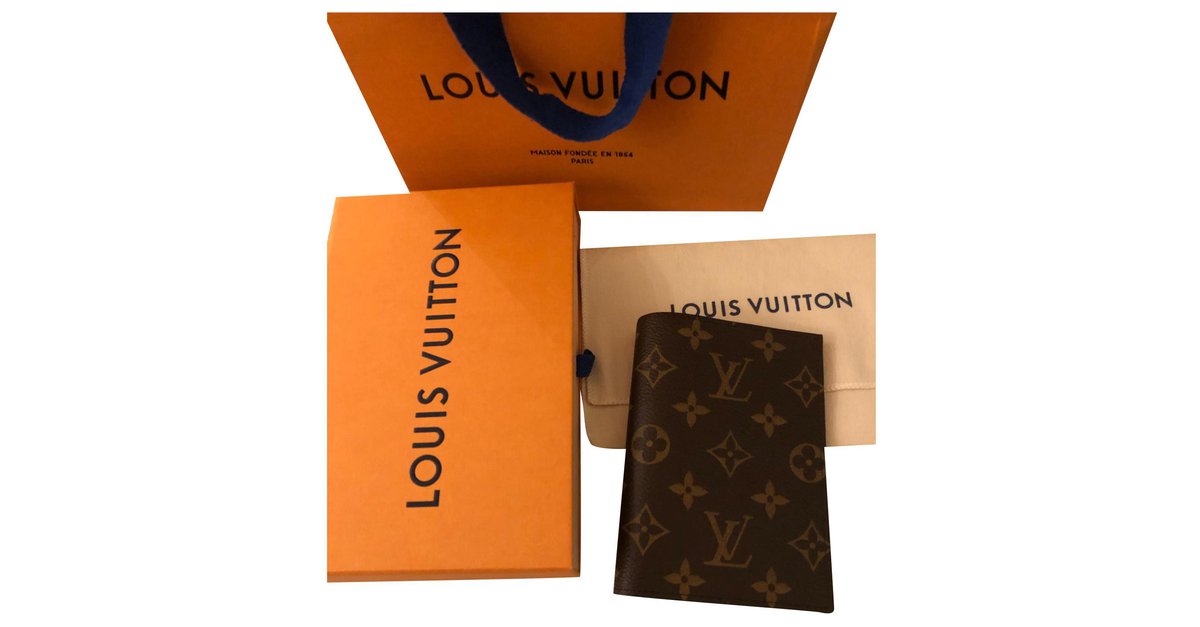 Passport cover purse Louis Vuitton Blue in Denim - Jeans - 20974349