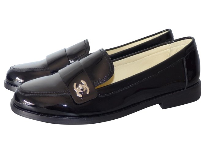 Chanel Flats Black Patent leather Joli Closet