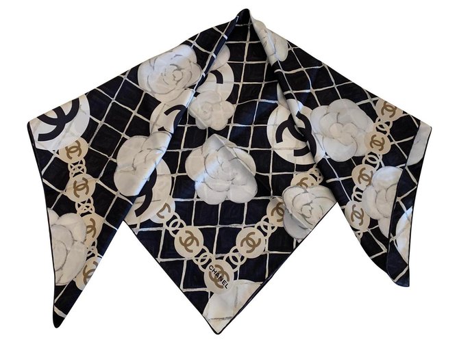 CHANEL 25S SCARF 180 CM IN CASHMERE 942893 main image 0
