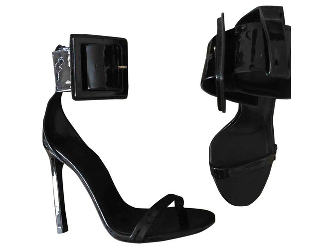 victory black leather buckle sandals
