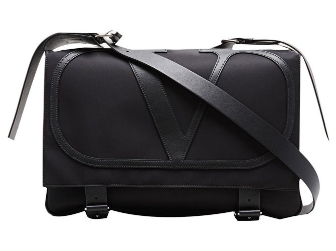 Valentino Garavani Valentino messenger bag new Black ref.175515 Joli