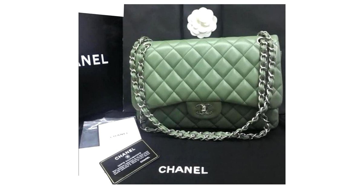 Timeless Chanel Jumbo classic lined flap bag Olive green Leather ref.184335