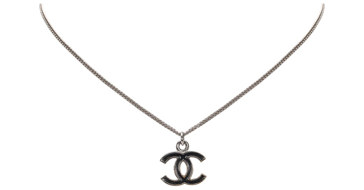 silver cc necklace