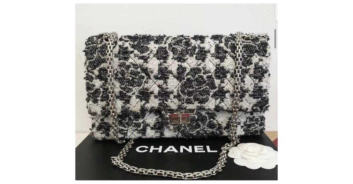 CHANEL Lambskin Quilted Mini Square Flap White 125162