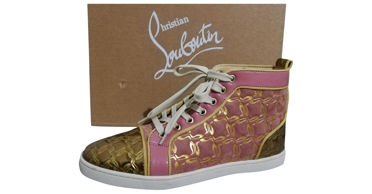 ❌SOLD❌Louboutin Pink Glitter Sneakers  Christian louboutin shoes,  Christian louboutin boots, Cute shoes
