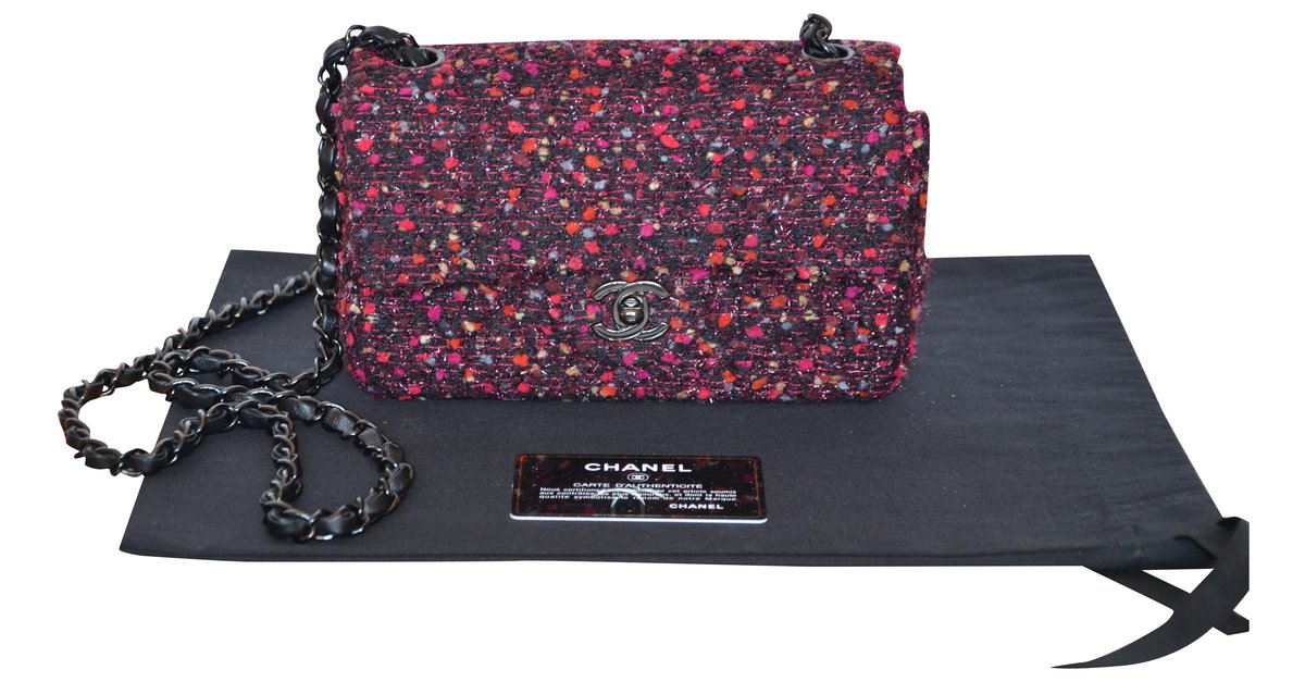 Timeless Chanel Tweed Classic Mini Flap Bag in tweed Black Pink White Red  Leather ref.202957 - Joli Closet