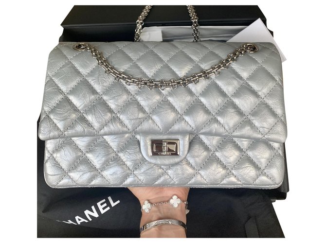 Chanel Reissue Aged calf leather Size 226 Metallic