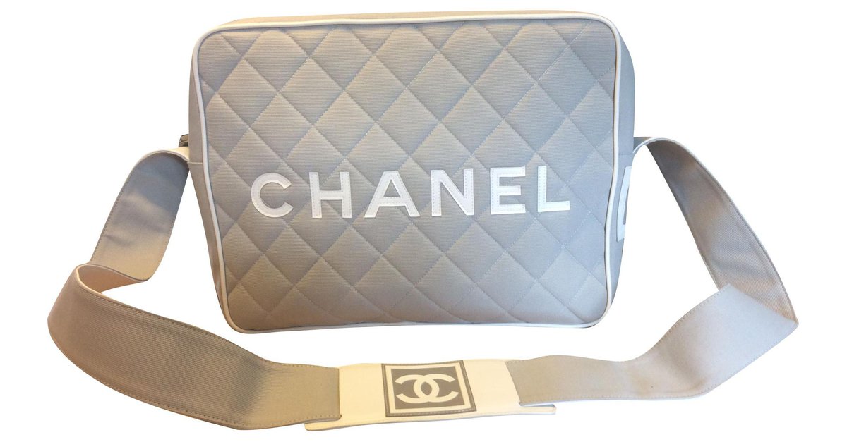 Chanel sport bag cross/shoulder White Grey Leather Cotton ref.206981 - Joli  Closet