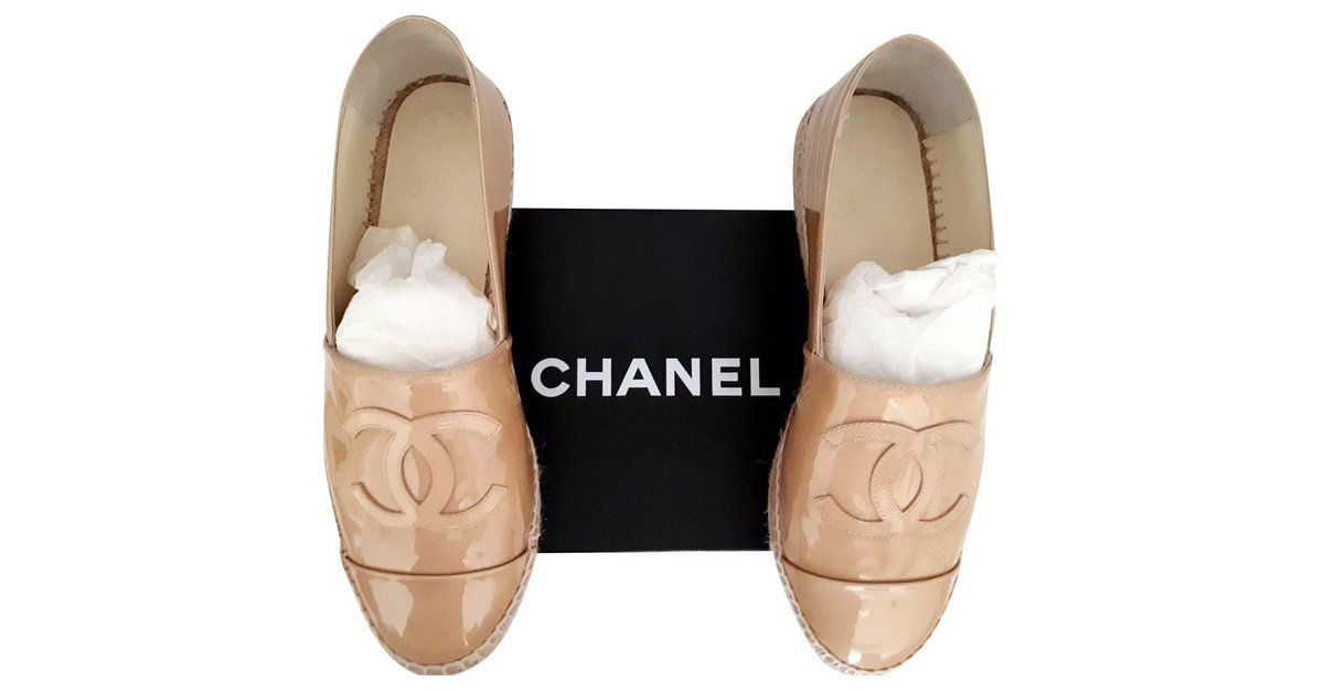New Chanel Espadrilles Beige Patent leather ref.209378