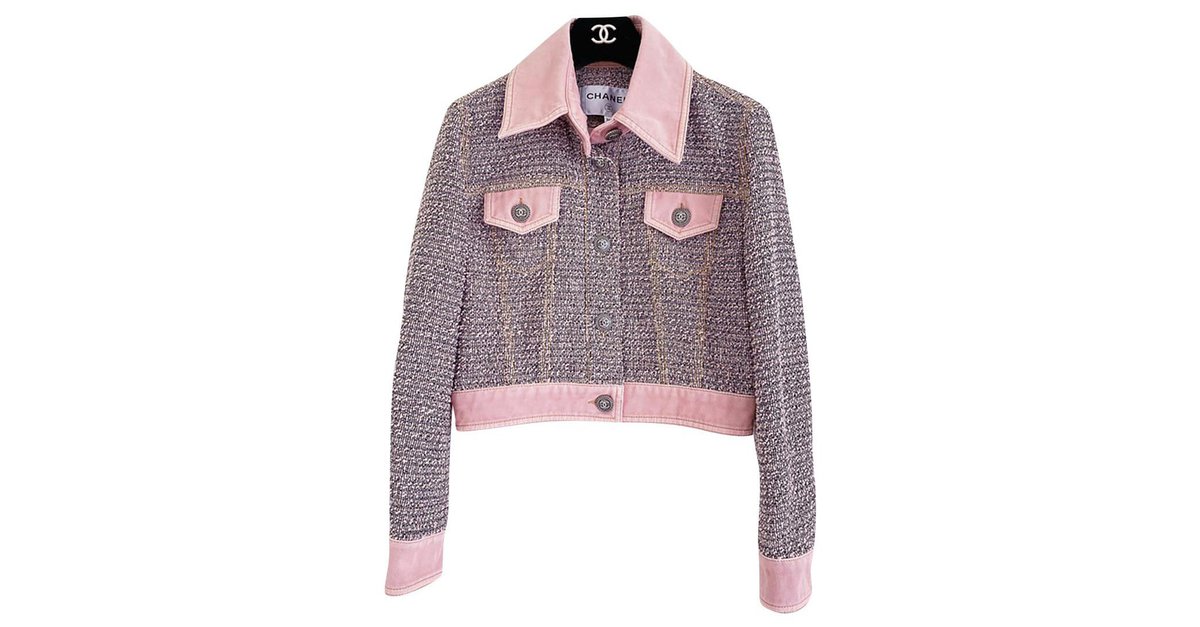 CHANEL- Lace Trim Pink Tweed Jacket Skirt Suit Set CC Buttons - 38 US 6  Vintage