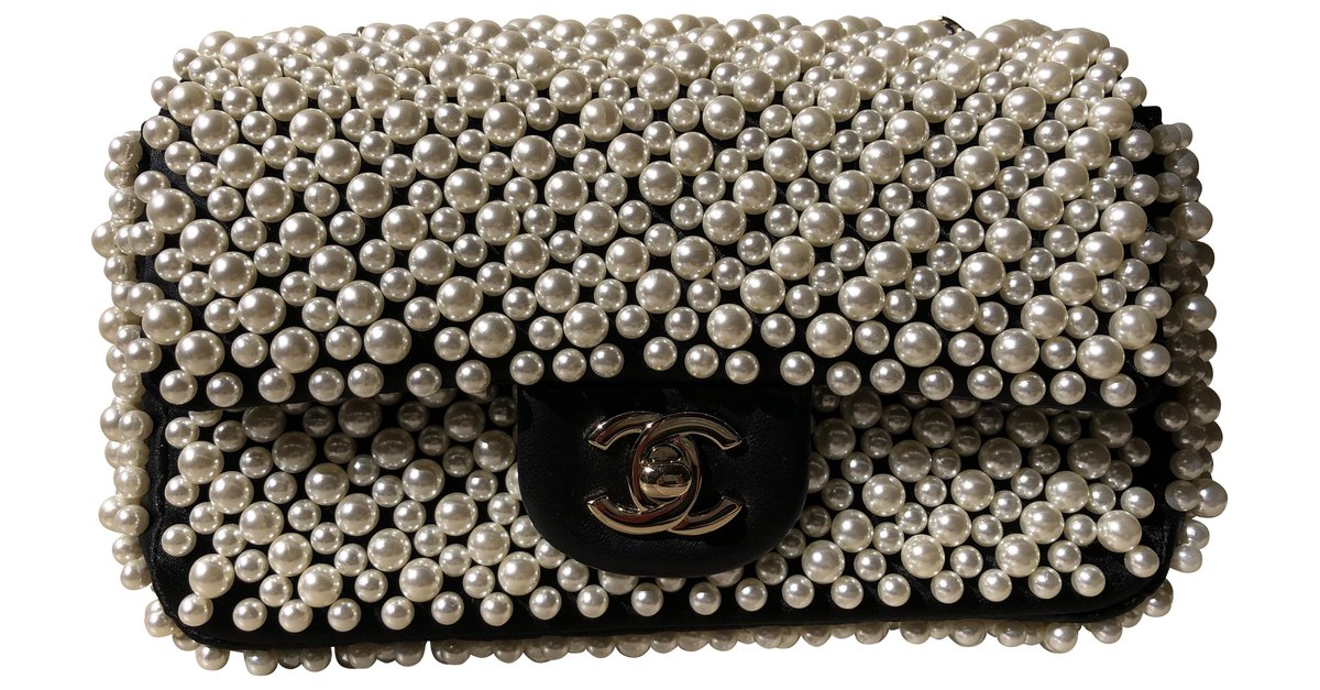 Timeless Chanel Pearl bag,limited Black Silk ref.216984 - Joli Closet