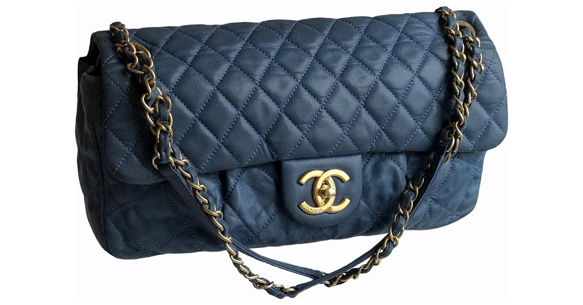 Timeless Chanel Limited Leather Flap Bag Classic w/ box and dustbag Blue  ref.221473 - Joli Closet