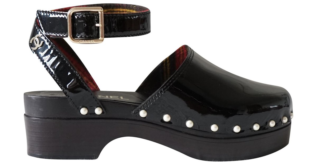 Chanel Clogs Patent Leather – The Designer Hunting