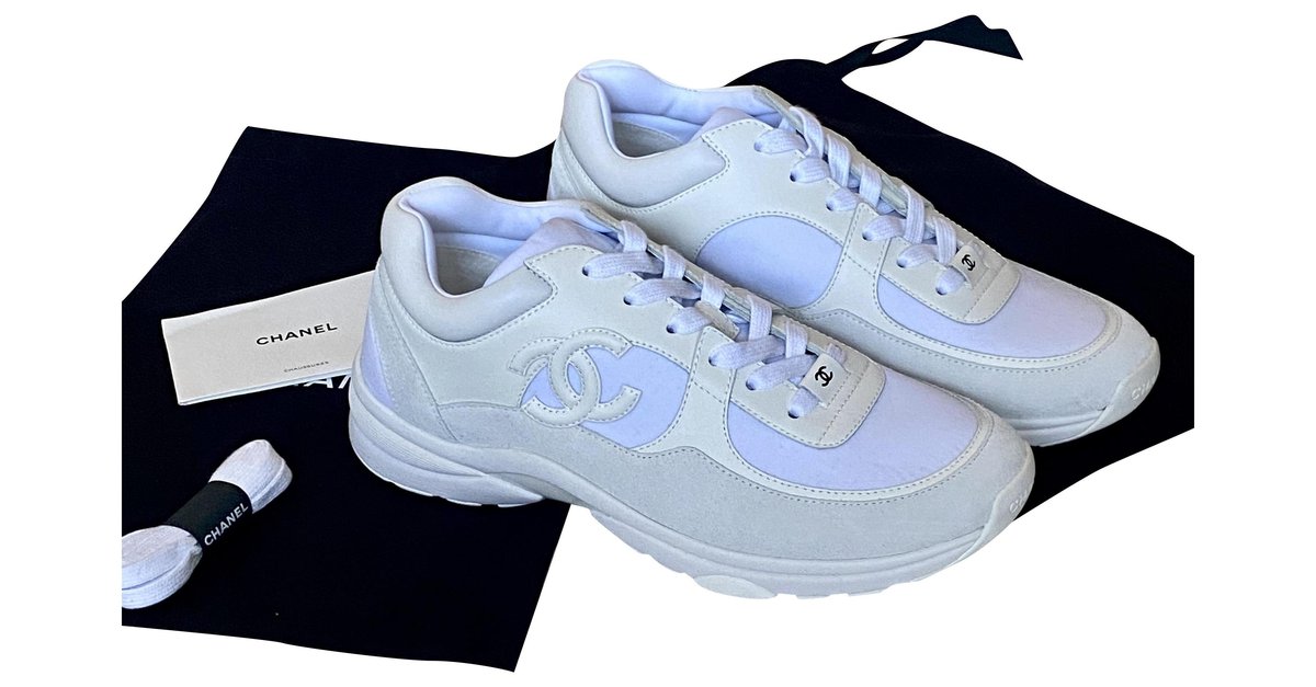 Chanel Sneakers White Suede Leather ref.223189