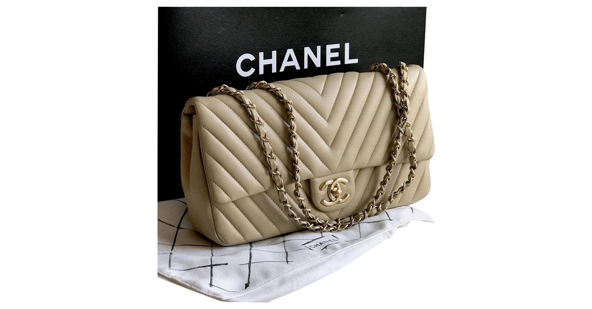 Timeless Chanel Classic Flap Bag with box , dustbag limited chevron Beige  Leather ref.223931
