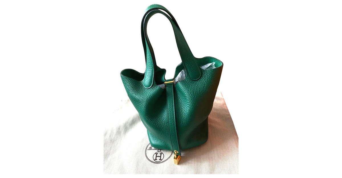 Hermès Picotin 18 bag with gold hardware Green Leather ref.231239 - Joli  Closet