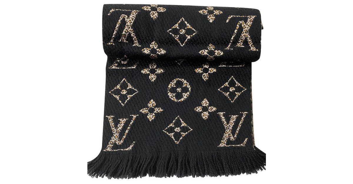 Louis Vuitton Black Wool Silk Monogram Giant Logomania Jungle Scarf –  Luxuria & Co.
