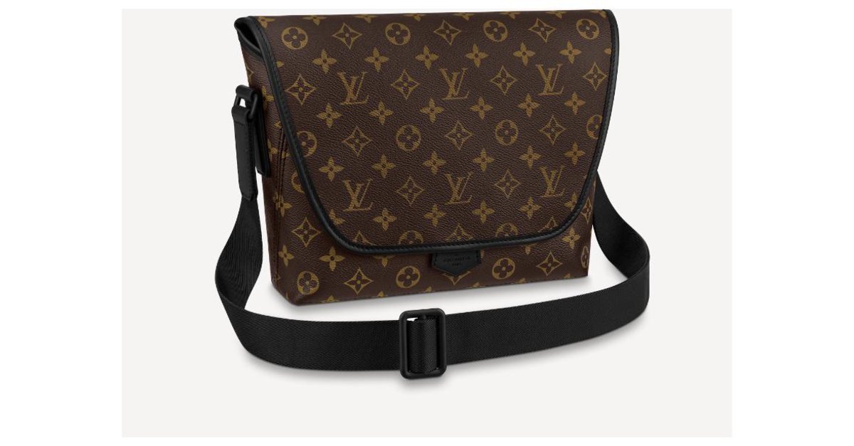 Louis Vuitton LV magnetic messenger new Brown Leather ref.235019 - Joli  Closet