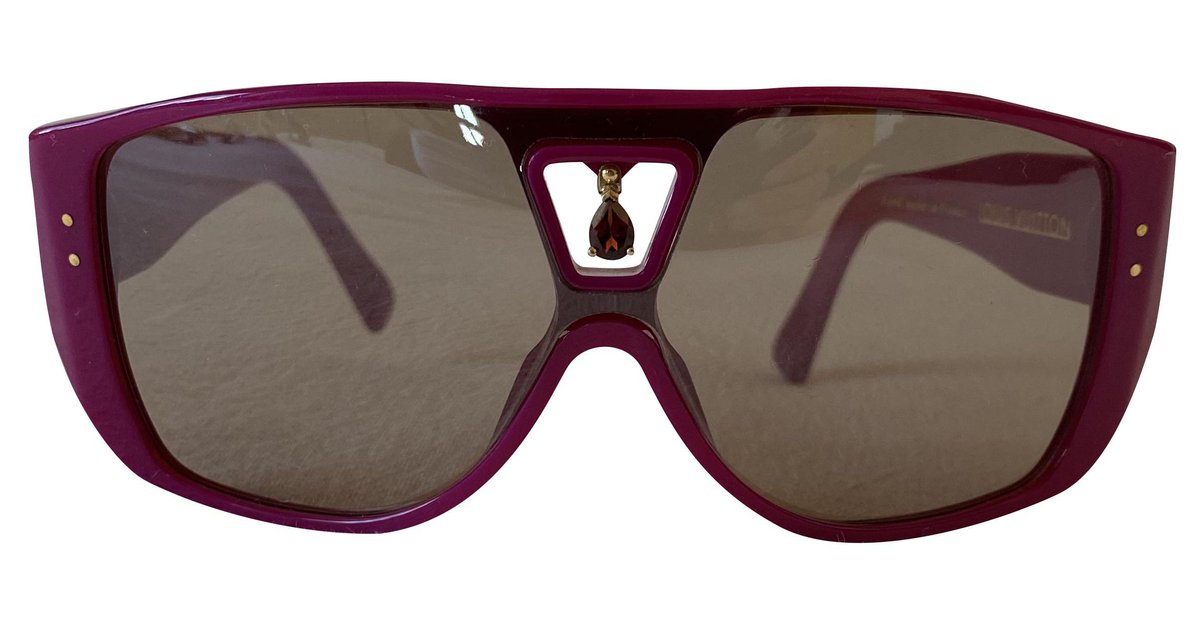 Oversized sunglasses Louis Vuitton Pink in Plastic - 20814272