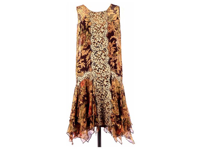 Robe longue en soie marron : le guide ultime de l'élégance intemporell Robe longue en soie marron : le guide ultime de l'élégance intemporell