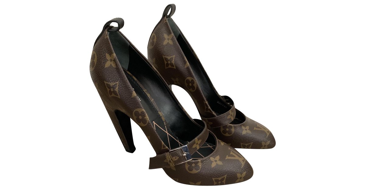Cloth heels Louis Vuitton Brown size 40 EU in Cloth - 30646057
