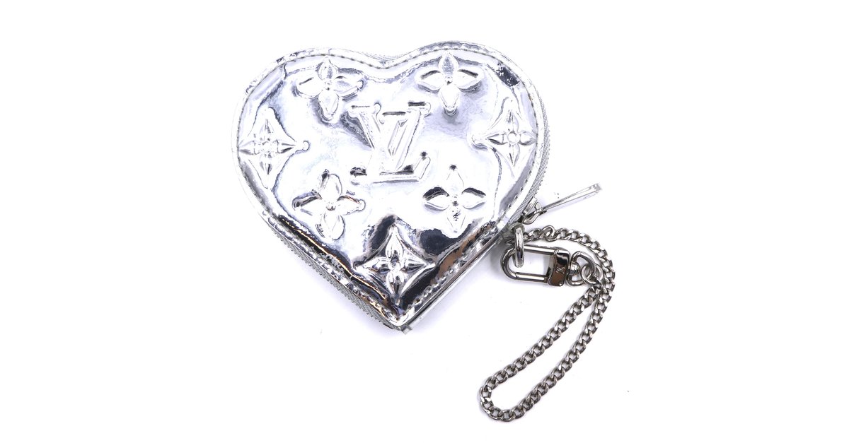 Louis Vuitton Monogram Miroir Heart Coin Purse Silver For Sale at 1stDibs  louis  vuitton heart coin purse, lv heart coin purse, louis vuitton monogram heart coin  purse