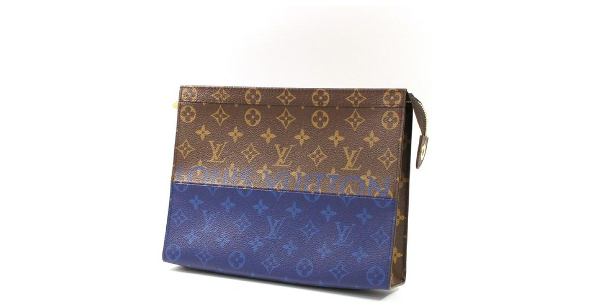 LV Louis Vuitton Pochette Voyage MM / Clutch Bag Men, Luxury, Bags