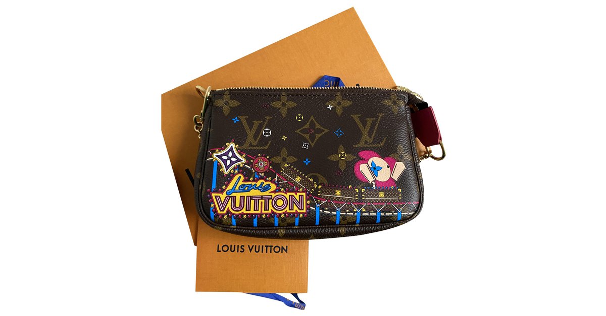 Louis Vuitton Monogram 2020 Christmas Animation Zippy Wallet