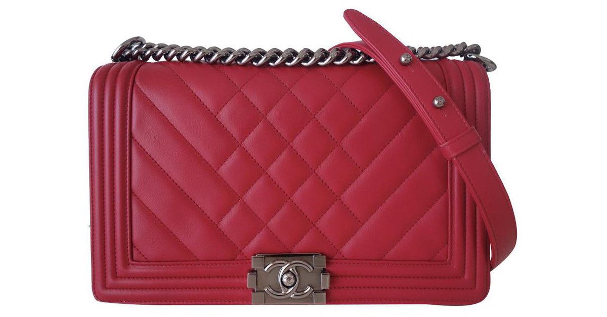 Chanel Boy red bag Leather ref.255410 - Joli Closet