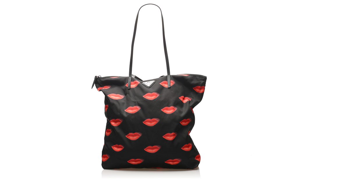 Prada Red Tessuto Shoulder Bag Nylon Cloth ref.489744 - Joli Closet