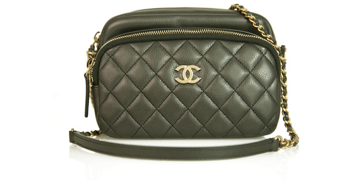 Camera leather crossbody bag Chanel Black in Leather - 35330611