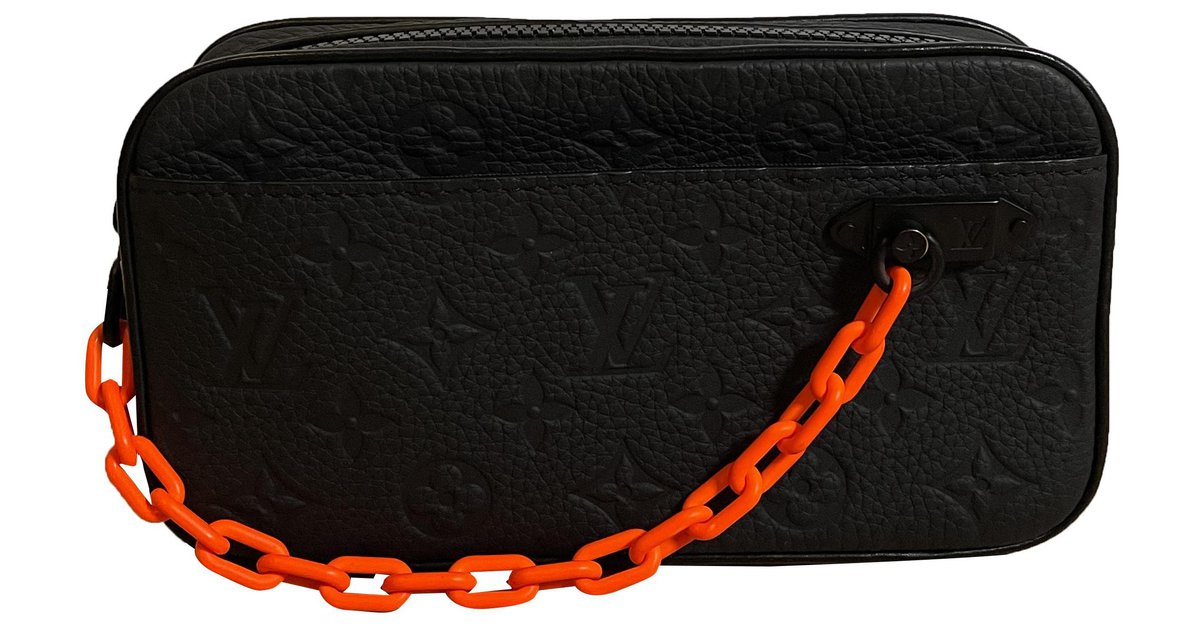 Volga leather bag Louis Vuitton Black in Leather - 35292338